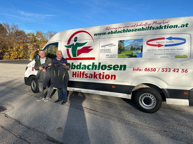 Spende Winterjacken an Obdachlosen Hilfsaktion in LInz